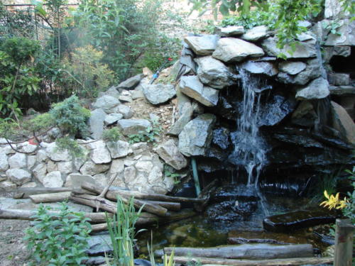 Amenajare cascada cu piatra naturala