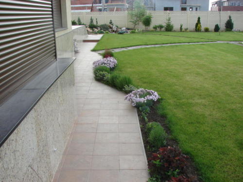 Amenajare spatiu verde curte privata 3